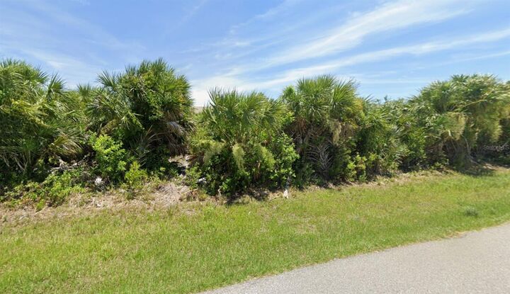 Property Photo:  15225 Lakeland Circle  FL 33981 