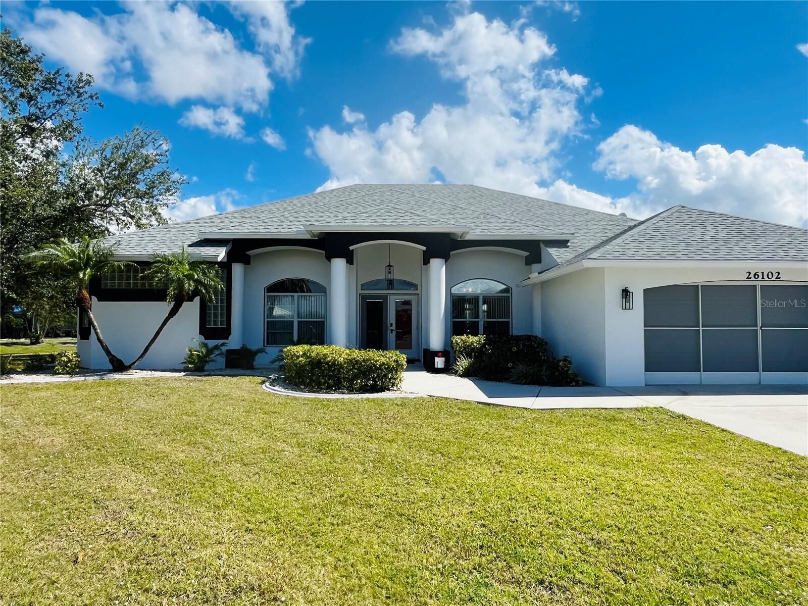 Property Photo: 26102 Ancuda Drive FL 33983