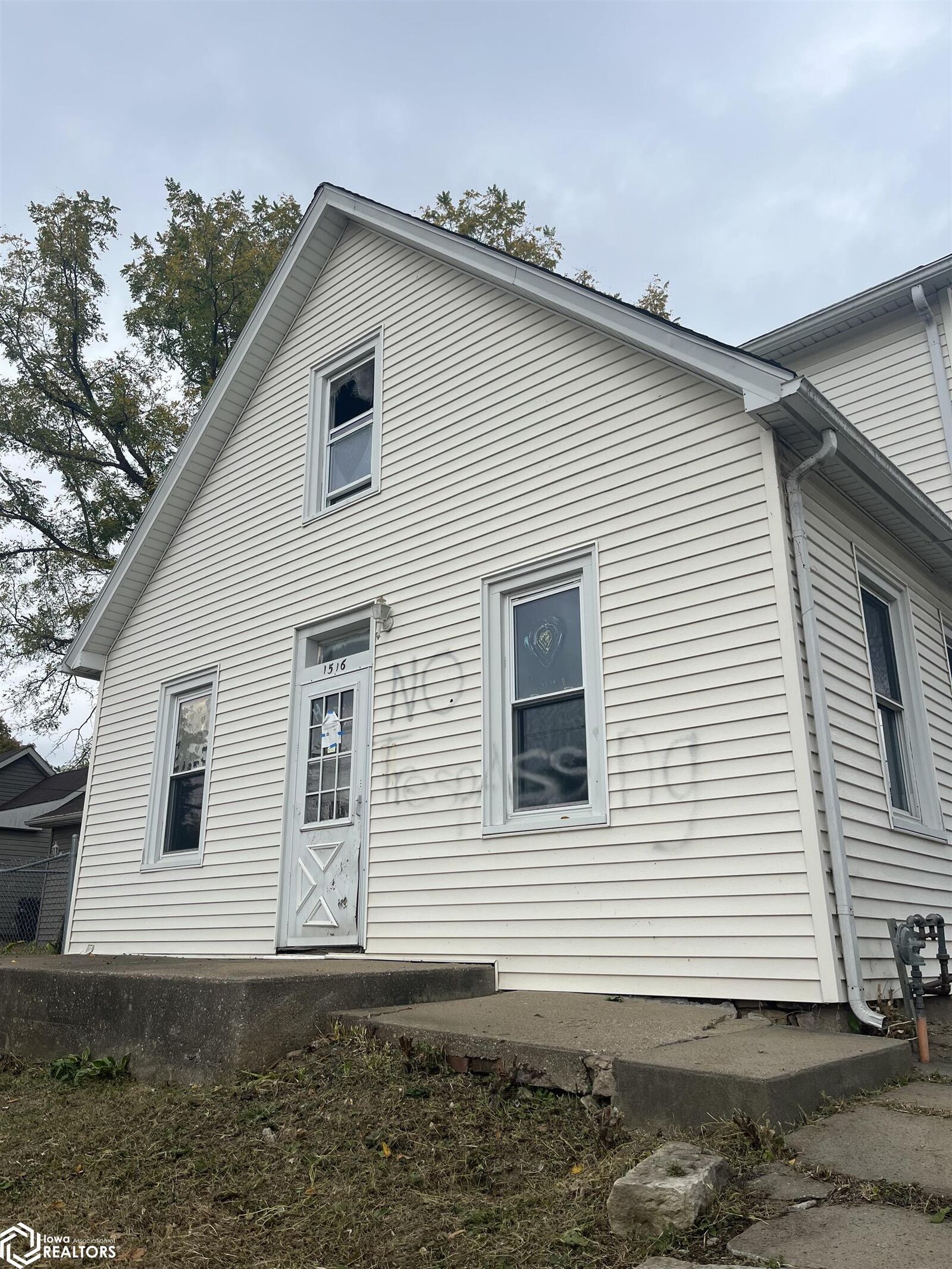 Property Photo:  1516 N 9th Street  IA 52601