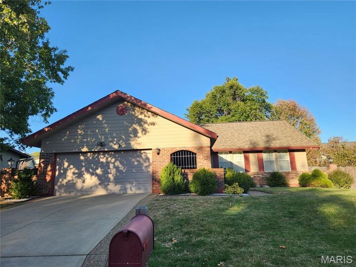 28 Confederate Way  St Charles MO 63303 photo