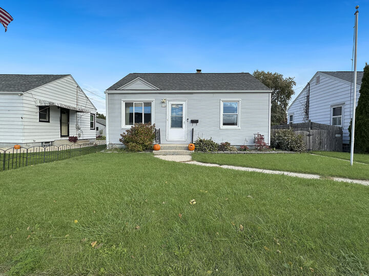 3136 S Chase Ave  Milwaukee WI 53207 photo