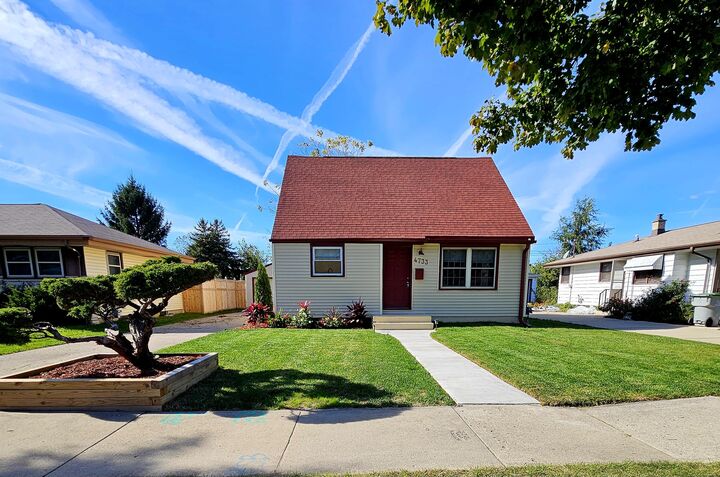 4733 S 22nd St  Milwaukee WI 53221 photo