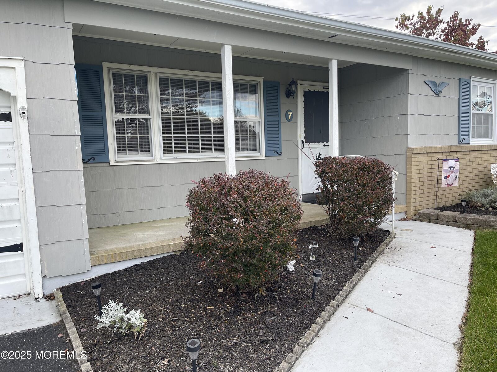 Property Photo:  7 Whitmore Court  NJ 08757 