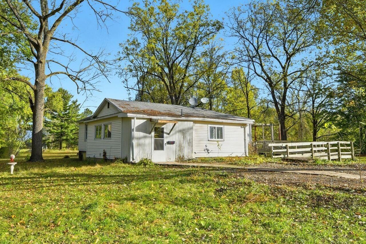 Property Photo: 9936 E Wilson Road MI 49117