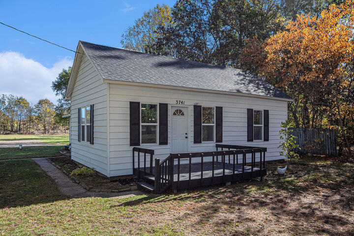 Property Photo: 3741 Riverside Rd MI 49022