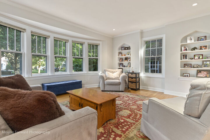 Property Photo:  2518 Ridgeway Avenue  IL 60201 