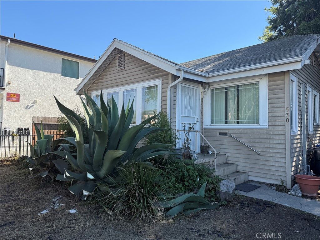Property Photo:  530 W Colden Avenue W  CA 90044