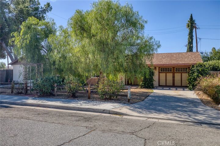 Property Photo:  201 Monte Vista  CA 92544
