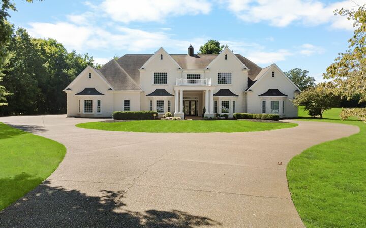 Property Photo:  2360 Memorial Drive Ext  TN 37043