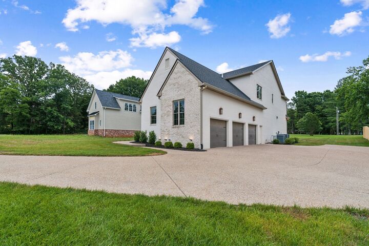 Property Photo: 2410 Horn Springs TN 37087