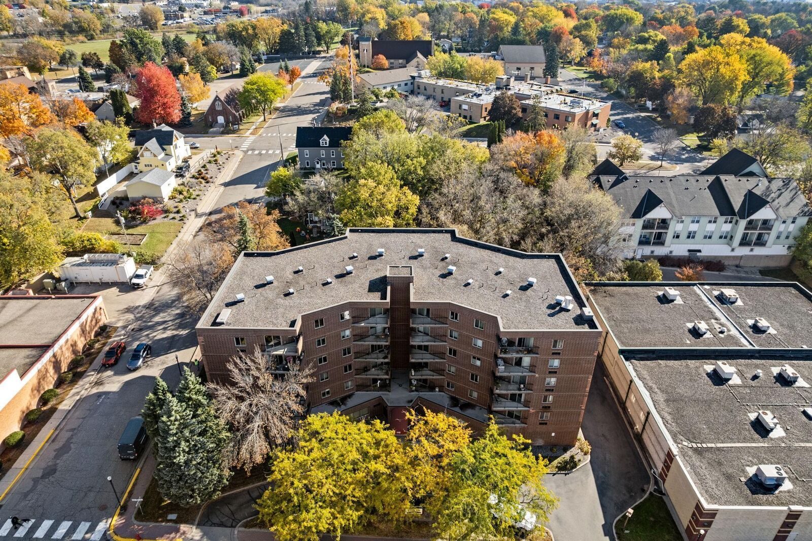 Property Photo:  110 1st Avenue NE 402  MN 55313 