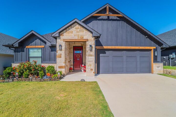 929 Tesslynn Avenue  Godley TX 76044 photo