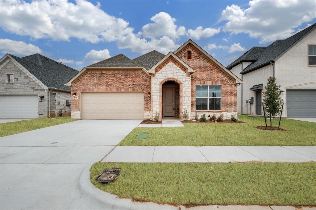 Property Photo: 2908 Weslyan Oak Street TX 76021