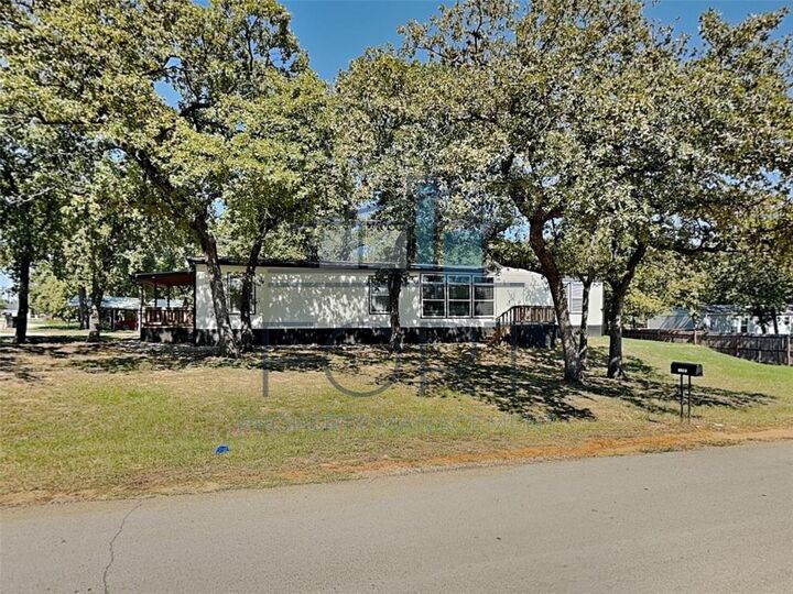 Property Photo:  1601 Quail Run  TX 76020