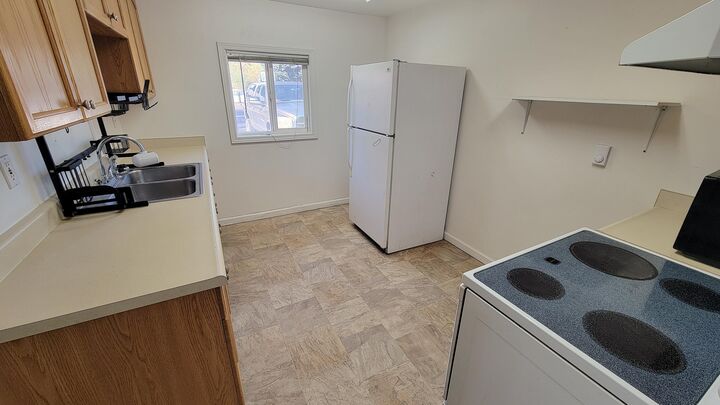 Property Photo:  786 SE Idlewood Street  OR 97754 