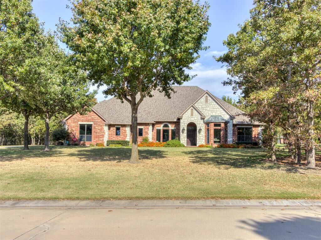 Property Photo:  16401 Roserock Circle  OK 73020 