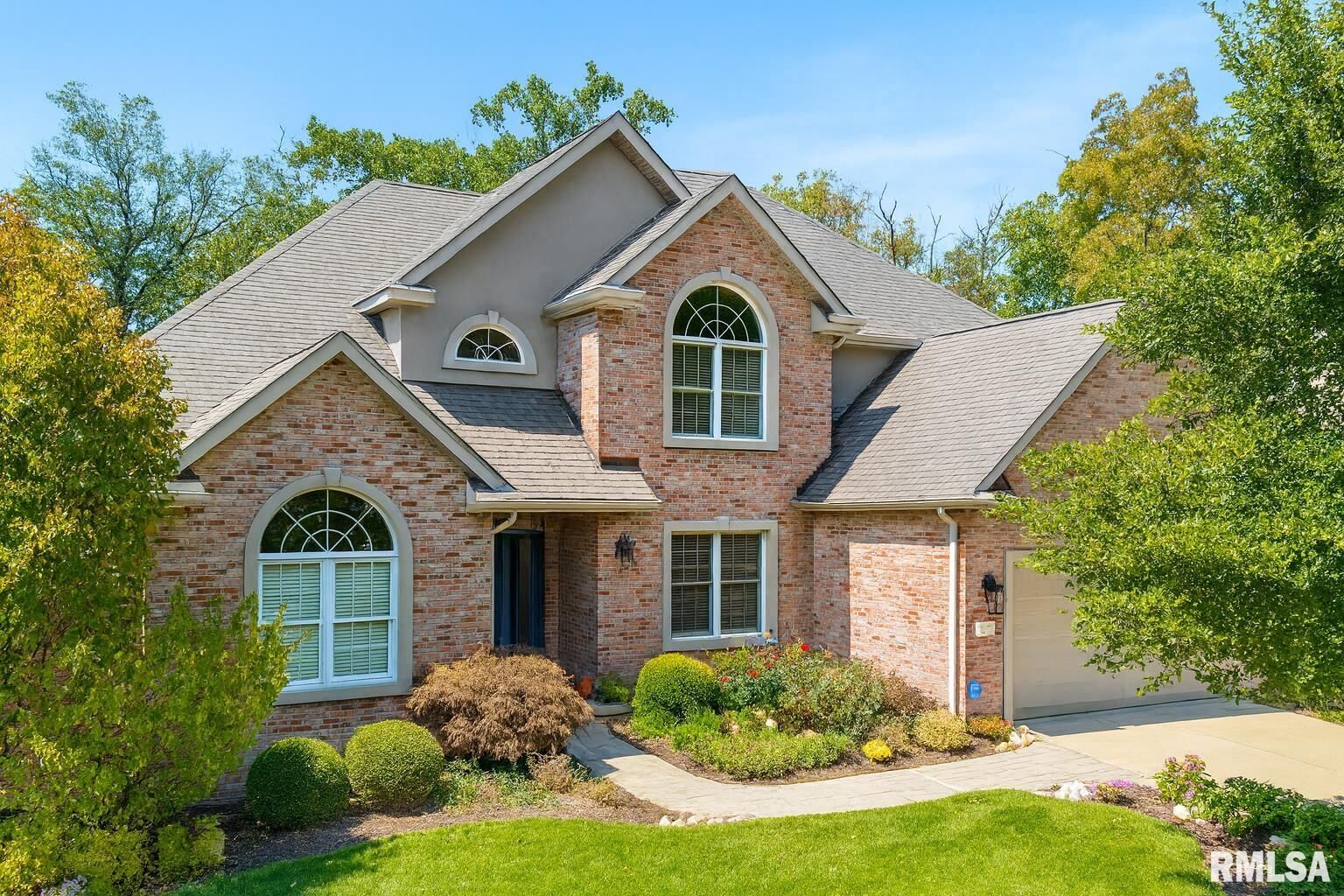 Property Photo:  5621 W Timber Oak Court  IL 61615