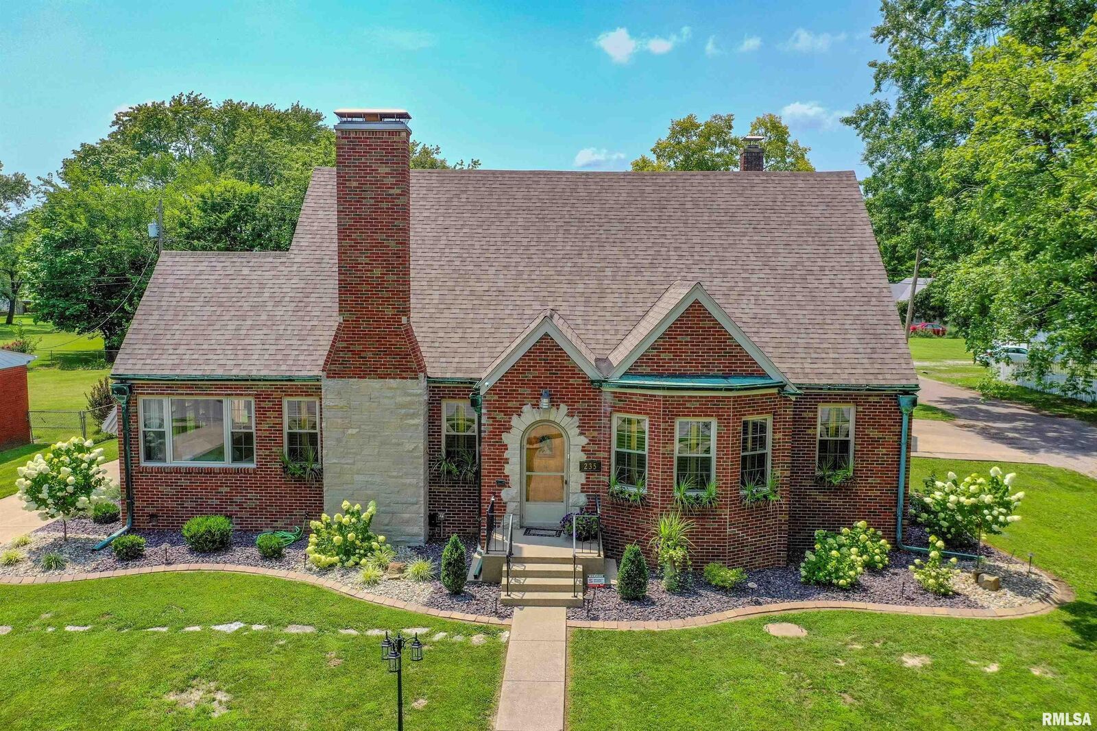 Property Photo:  235 N Indiana Avenue  IL 62881 