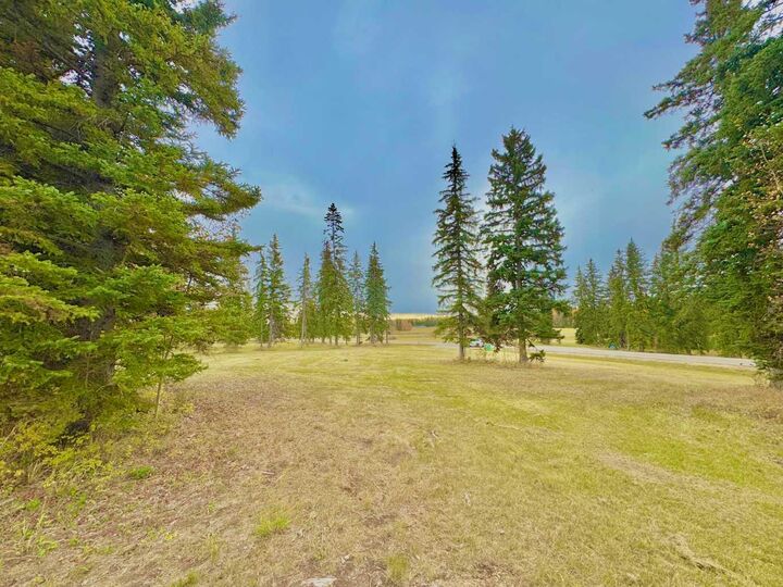 Property Photo: 308 Valley View Drive AB T4T 1A7
