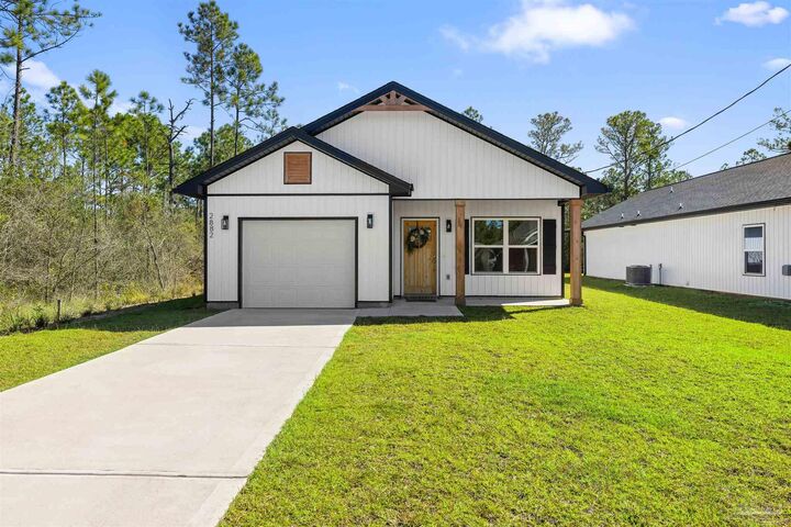 Property Photo: 2882 N 25th Ave FL 32583