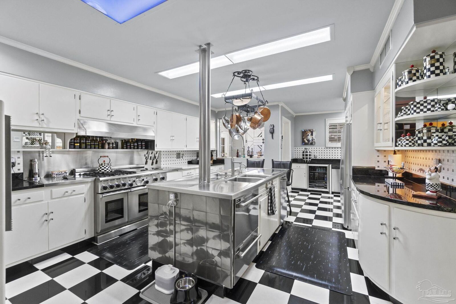 Property Photo:  1415 N Barcelona  FL 32501 