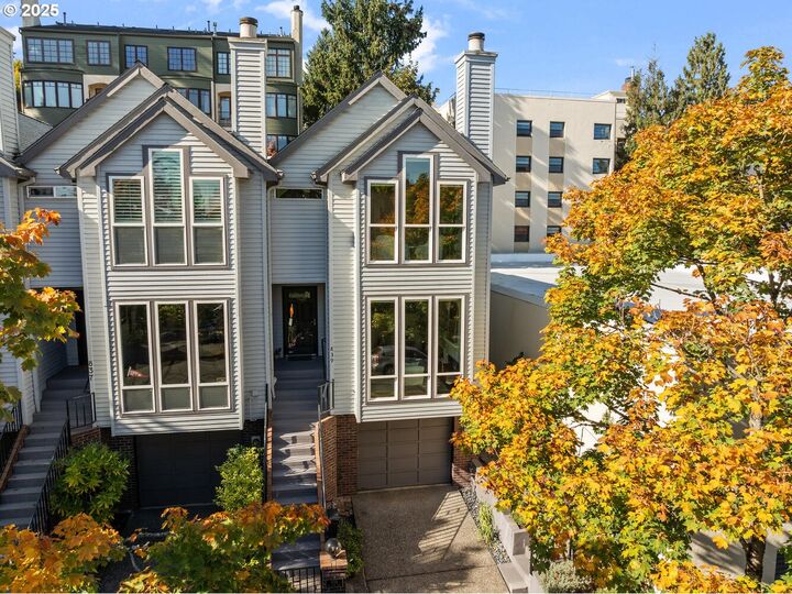 Property Photo:  839 NW 25th Ave  OR 97210