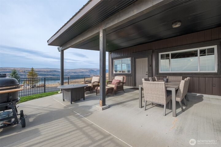 Property Photo:  21489  State Highway 17N  WA 98851