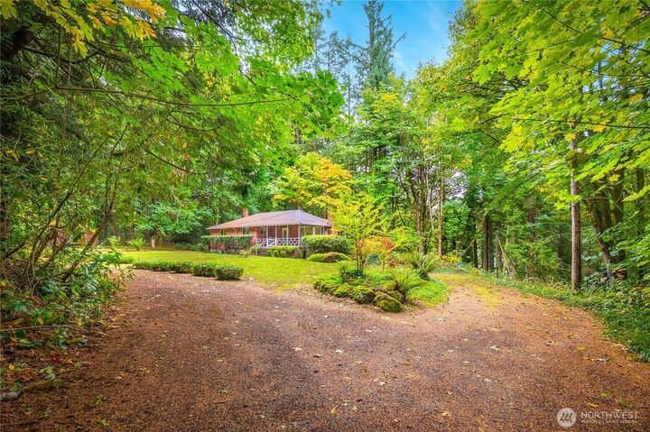 Property Photo:  18808  152nd Avenue NE  WA 98072