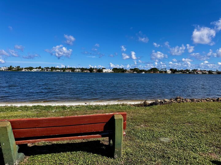 Property Photo:  107 Half Moon Circle H1  FL 33462