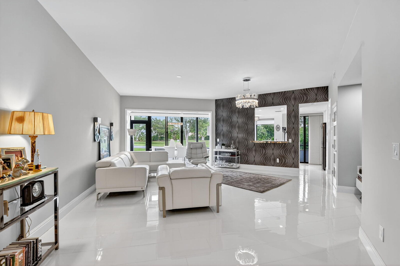 Property Photo:  7535 La Paz Boulevard 105  FL 33433