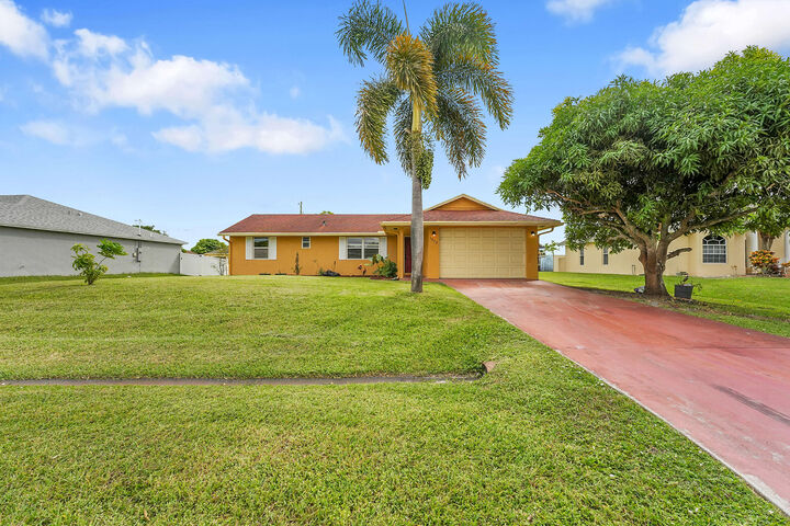 Property Photo:  1652 SW Crawford Avenue  FL 34953 