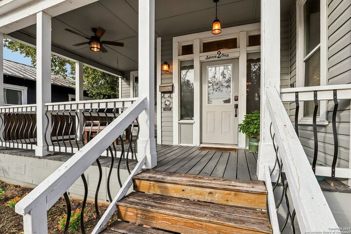 Property Photo: 721 Saint James TX 78202