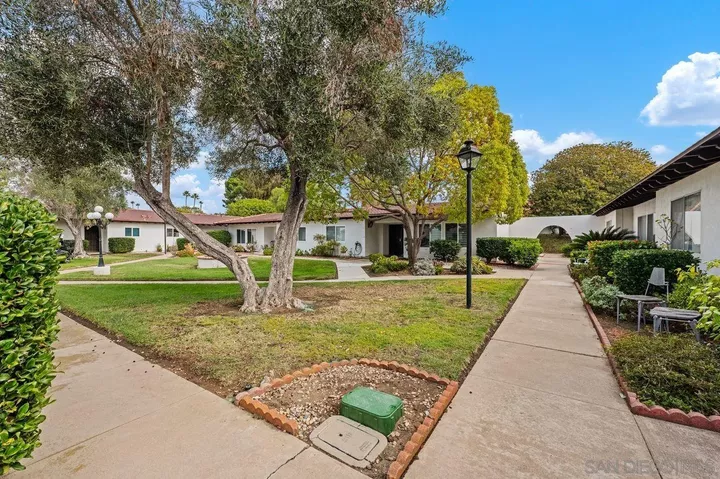 Property Photo:  16533 Caminito Vecinos 52  CA 92128