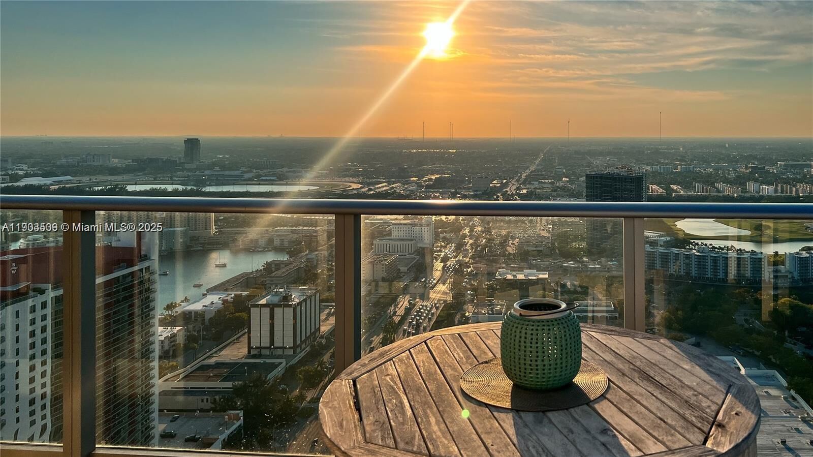 Property Photo:  4010 S Ocean Dr T4302  FL 33019