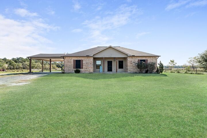 Property Photo: 4693 Gilbert Dr TX 77632-8643