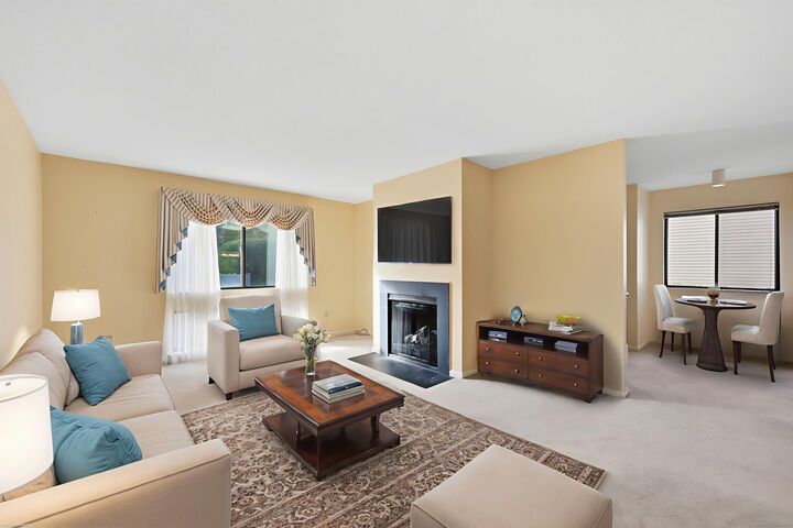 Property Photo:  40 Crossroads Lane 40  CT 06033