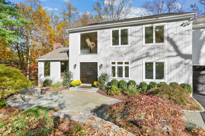Property Photo:  6 Bayberry Common  CT 06880 