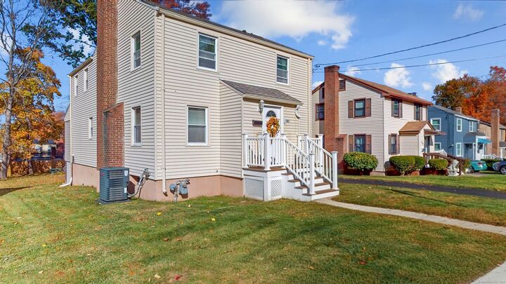 Property Photo:  136 Amherst Street  CT 06106