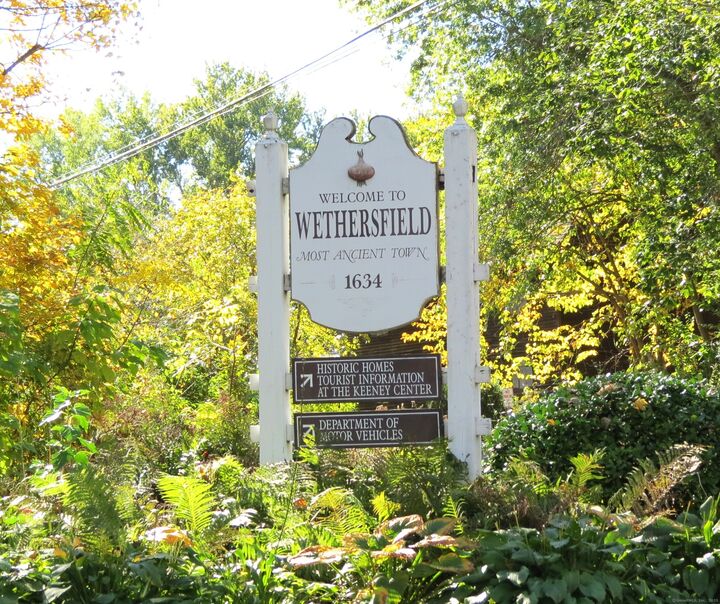 Property Photo: 18 Avalon Place CT 06109