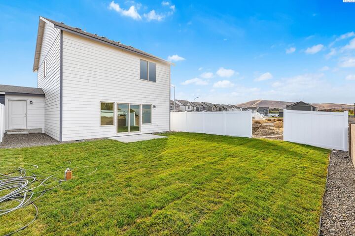 Property Photo:  7518 Grapevine Ct  WA 99353 