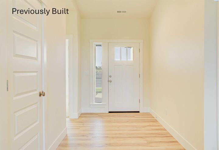 Property Photo:  1109 N Grant Place  WA 99336