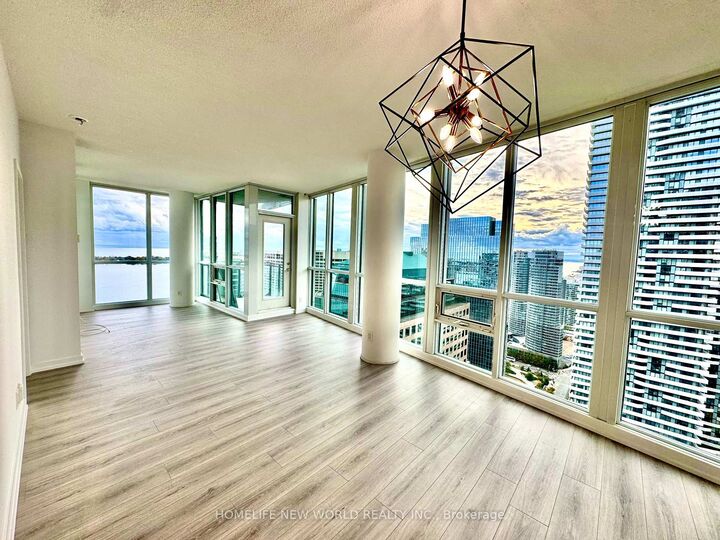 Property Photo: 33 Bay Street 3812 ON M5J 2Z3