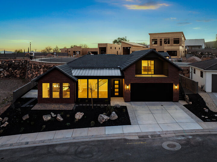 Property Photo:  1023 N Falcon Ridge View  UT 84737 