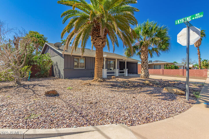 Property Photo:  307 W Santa Cruz Drive  AZ 85282 