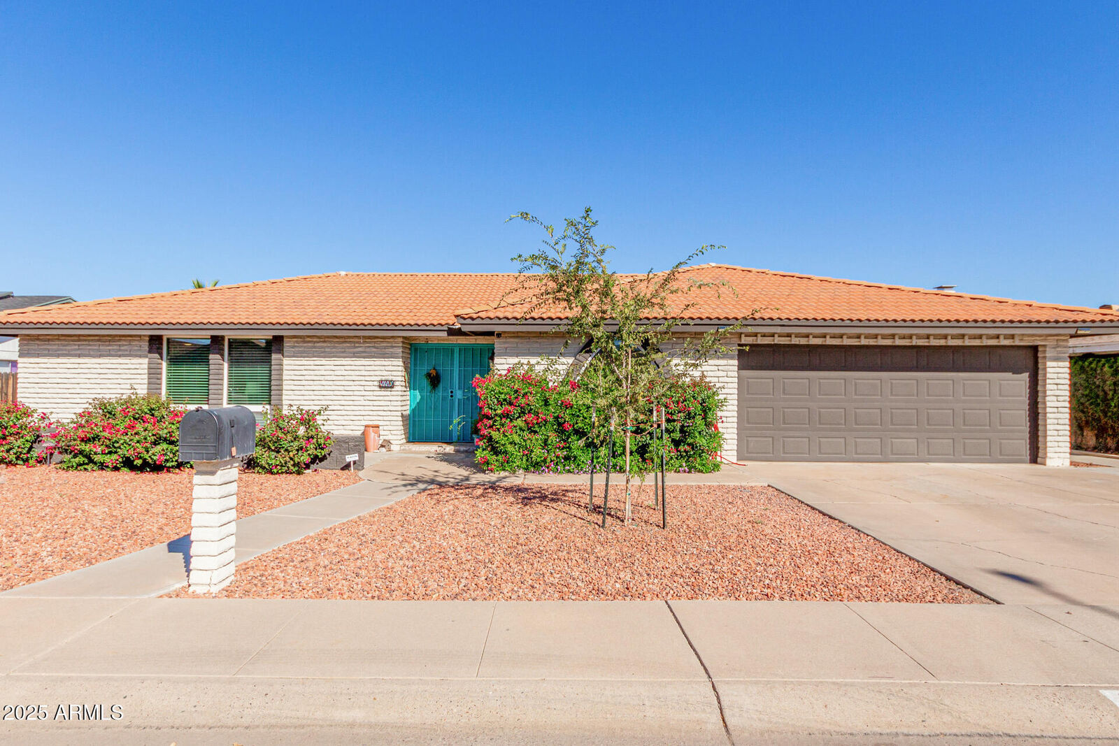 Property Photo:  440 W Ironwood Drive  AZ 85225 