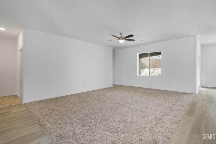 Property Photo: 8309 Gray Jay Court CA 93306
