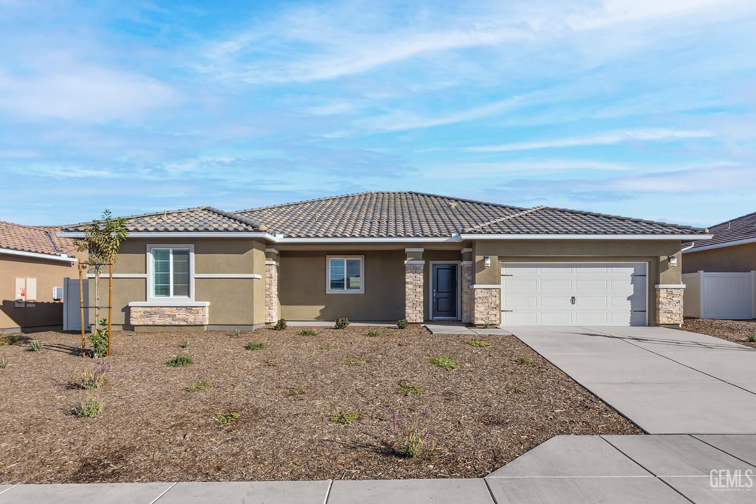 Property Photo: 8200 Baldivia Court CA 93306