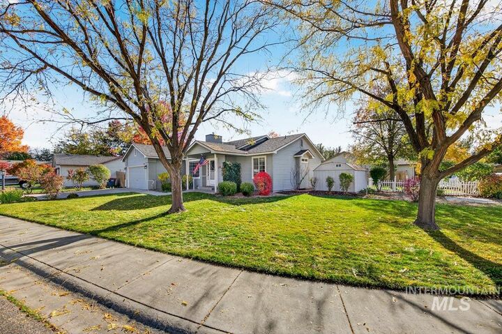 Property Photo: 893 E Cembra St ID 83616