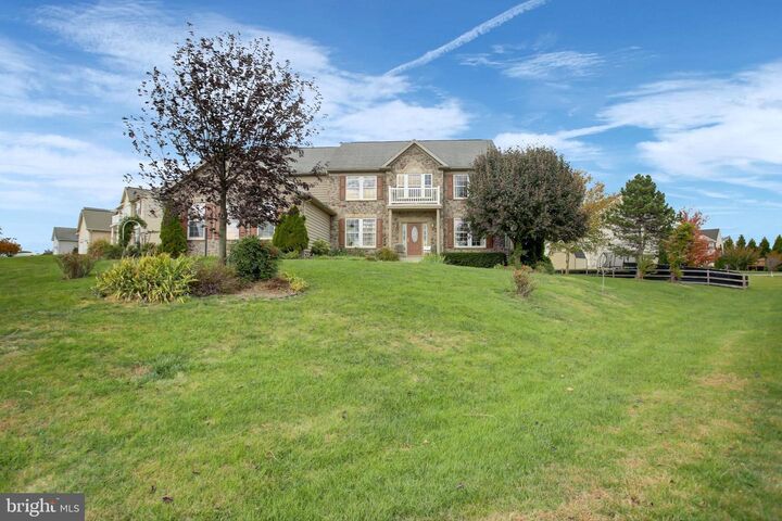 1223 E Pebblebrook Drive  Greencastle PA 17225 photo