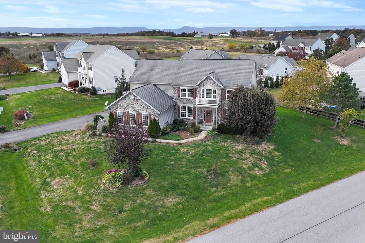 Property Photo:  1223 E Pebblebrook Drive  PA 17225 